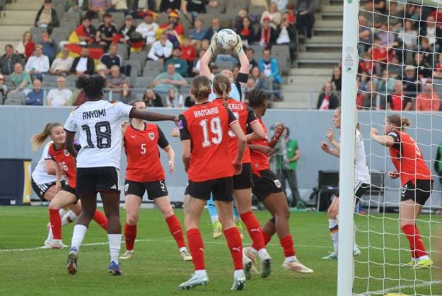 14 02 2026, Ried im Innkreis, AUT, On the road in Upper Austria, Football, FIFA World Cup Qualification Women, Austria vs. Germany, in the picture Mariella El Sherif, AUT,