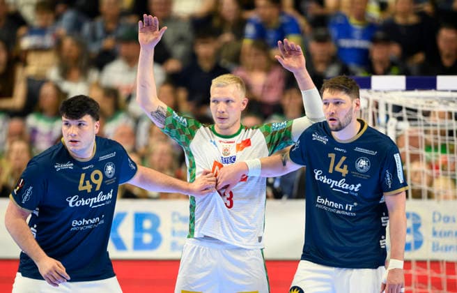 l r Aron SEESING BHC , Magnus SAUGSTRUP SCM , Gerdas Babarskas BHC action, duel, semi-final, Bergischer HC BHC SC Magdeburg SCM , on 18 04 2026 Handball DHB Pokal Final4, from 18 04 19 04 2026 in Cologne Germany Lanxess Arena