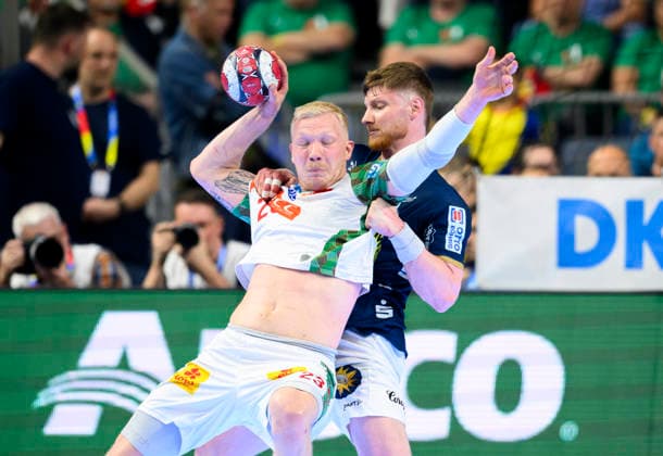 Sport Bilder des Tages (l-r) Magnus SAUGSTRUP (SCM), Johannes Wasielewski (BHC) Aktion, Zweikampf, Halbfinale, Bergischer HC (BHC) - SC Magdeburg (SCM), am 18.04.2026 Handball DHB-Pokal Final4, vom 18.04 - 19.04.2026 in Koeln Deutschland. Lanxess Arena *** l r Magnus SAUGSTRUP SCM , Johannes Wasielewski BHC action, duel, semi-final, Bergischer HC BHC SC Magdeburg SCM , on 18 04 2026 Handball DHB Pokal Final4, from 18 04 19 04 2026 in Cologne Germany Lanxess Arena