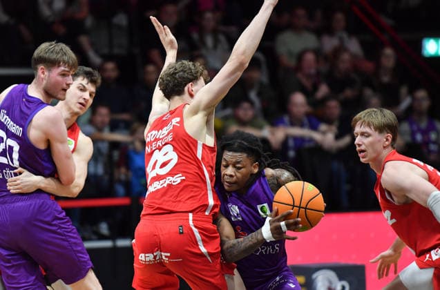 18 04 2026 Basketball Season 2025 2026 2 Bundesliga Pro A 12 Matchday Nuremberg Falcons Basketball Club NBC BG Göttingen OGo xogox Tom Stoiber 28, Nuremberg Falcons BC NBC Jordan Sears 3, BG Göttingen