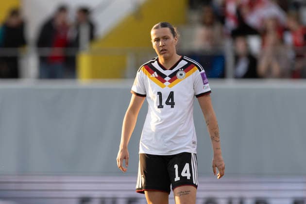 AUT, Ried im Innkreis, Fußball, Frauen WM Qualifikation, 4 Spieltag, Oesterreich vs Deutschland im Bild v l Larissa Muehlhaus Germany 14 , 18 04 2026, BWT X Oberoesterreichische Arena Ried im Innkreis UEFA REGULATIONS PROHIBIT ANY USE OF PHOTOGRAPHS AS IMAGE SEQUENCES AND OR QUASI VIDEO, Copyright: HMBxMedia PaulxFritz