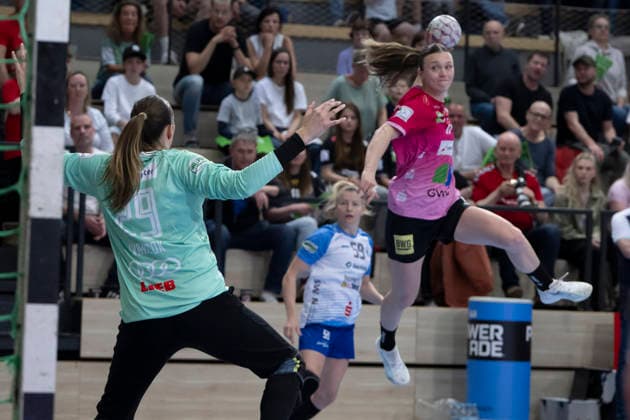 Handball Bundesliga Women,HBF, Season 2025 2026 SV Union Halle Neustadt vs Sport Union Neckarsulm, Matchday 1 Halle, Germany 18 April 2026 In the picture from left goalkeeper Lena Ivancok Neckarsulm and Emma Hertha Halle Halle Saale SWH Arena Sachsen Anhalt Germany