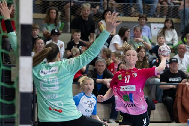 Handball Bundesliga Women,HBF, Season 2025 2026 SV Union Halle Neustadt vs Sport Union Neckarsulm, Matchday 1 Halle, Germany 18 April 2026 In the picture from left goalkeeper Lena Ivancok Neckarsulm and Emma Hertha Halle Halle Saale SWH Arena Sachsen Anhalt Germany