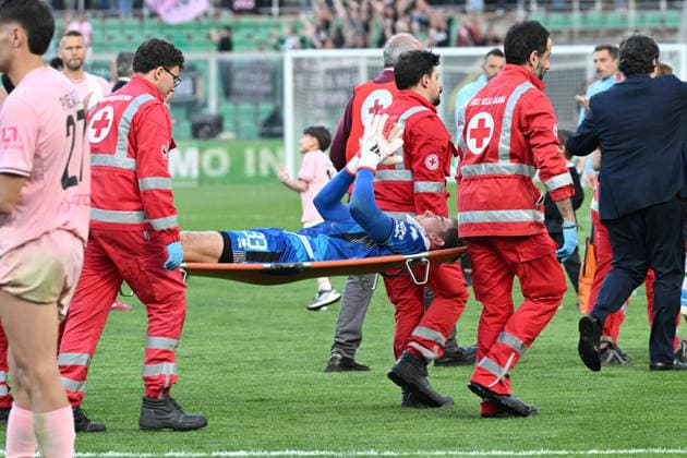 Football, Jonathan Klinsmann suffers neck vertebrae fracture, archive pictures