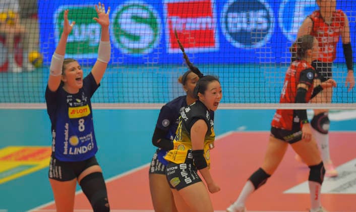 18 04 2026, Suhl celebrates a point, front Xiang Chen Lai, Volleyball, Women, Final round, Dresdner SC VfB Suhl, c Dresden