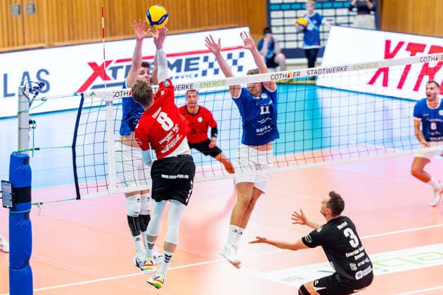 18 04 2026, GER, Volleyball, 2 BL Maenner Sued PlayOff Best of 2 with Golden Set , Season 2025 2026, Blue Volleys Gotha Enervigo Volleys Dresden Till Sittner Enervigo Volleys Dresden 99867 Gotha Sporthalle Sportanlage Ernesti Thüringen Germany