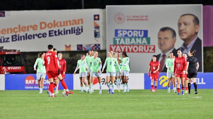 Turkiye v Switzerland - 2027 FIFA Women s World Cup European Qualifiers SINOP, TURKIYE - APRIL 18: Players of the Switzerland Women s National Football Team celebrate after scoring a goal during the 2027 FIFA Women s World Cup European Qualifiers League B Group 2 match at Sinop City Stadium, on April 18, 2026, in Sinop, Turkiye. Veysel Altun Anadolu Sinop Turkey. Editorial use only. Please get in touch for any other usage.  Copyright: x2026xAnadoluxVeyselxAltunx