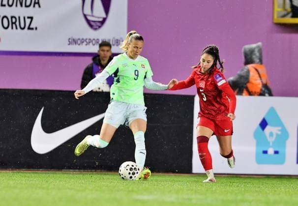 Turkiye v Switzerland - 2027 FIFA Women s World Cup European Qualifiers SINOP, TURKIYE - APRIL 18: Fatma Sakar (3) of Turkiye Women s National Football Team competes against Ana-Maria Crnogorcevic (9) of Switzerland Women s National Football Team during the 2027 FIFA Women s World Cup European Qualifiers League B Group 2 match at Sinop City Stadium, on April 18, 2026, in Sinop, Turkiye. Veysel Altun Anadolu Sinop Turkey. Editorial use only. Please get in touch for any other usage.  Copyright: x2026xAnadoluxVeyselxAltunx