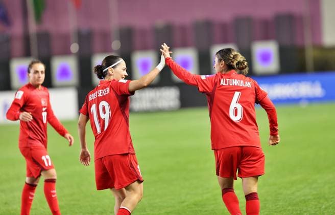 Turkiye v Switzerland - 2027 FIFA Women s World Cup European Qualifiers SINOP, TURKIYE - APRIL 18: Players of Turkiye Women s National Football Team celebrate after a goal against Switzerland Women s National Football Team in the 2027 FIFA Women s World Cup European Qualifiers League B Group 2 match at Sinop City Stadium, on April 18, 2026, in Sinop, Turkiye. Veysel Altun Anadolu Sinop Turkey. Editorial use only. Please get in touch for any other usage.  Copyright: x2026xAnadoluxVeyselxAltunx