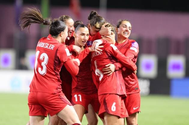 Turkiye v Switzerland - 2027 FIFA Women s World Cup European Qualifiers SINOP, TURKIYE - APRIL 18: Players of Turkiye Women s National Football Team celebrate after a goal against Switzerland Women s National Football Team in the 2027 FIFA Women s World Cup European Qualifiers League B Group 2 match at Sinop City Stadium, on April 18, 2026, in Sinop, Turkiye. Veysel Altun Anadolu Sinop Turkey. Editorial use only. Please get in touch for any other usage.  Copyright: x2026xAnadoluxVeyselxAltunx