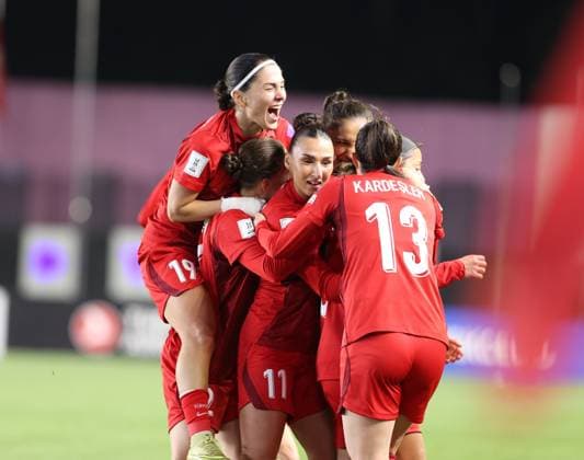 Turkiye v Switzerland - 2027 FIFA Women s World Cup European Qualifiers SINOP, TURKIYE - APRIL 18: Players of Turkiye Women s National Football Team celebrate after a goal against Switzerland Women s National Football Team in the 2027 FIFA Women s World Cup European Qualifiers League B Group 2 match at Sinop City Stadium, on April 18, 2026, in Sinop, Turkiye. Veysel Altun Anadolu Sinop Turkey. Editorial use only. Please get in touch for any other usage.  Copyright: x2026xAnadoluxVeyselxAltunx