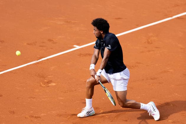 April 18, 2026, Barcelona, Barcelona, Spain: French professional ATP, Tennis Herren Tour tennis player ARTHUR FILS (FRA) in action during the semifinals match against RAFAEL JODAR (ESP) at the Barcelona Open Banc Sabadell ATP 500 tennis tournament at the Real Club de Tenis Barcelona on April 18, 2026 in Barcelona, Spain. Barcelona Spain - ZUMAs316 20260418_znp_s316_164 Copyright: xMartixSeguraxRamonedax