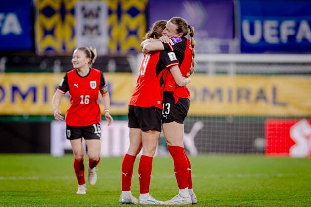 AUSTRIA - GERMANY WOMEN Virginia Kirchberger of Austria and Austria Wien, Verena Hanshaw of Austria and West Ham United, Annabel Schasching of Austria and RB Leipzig celebrate after the league phase of 2027 FIFA Women s World Cup European Qualifiers League A football match between Austria and Germany. Josko Arena, Ried im Innkreis, Austria, April 18, 2026. Photo by Branislav Racko Copyright: xx 080A4677