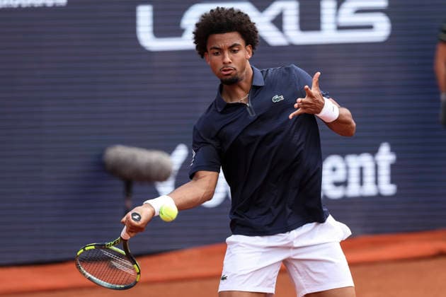 April 18, 2026, Barcelona, Barcelona, Spain: Arthur Fils of France in action against Rafael Jodar of Spain during the Semi Final tennis match of the Barcelona Open Banc Sabadell - Conde Godo 2026 Day 8 at Real Club de Tenis Barcelona on April 18, 2026 in Barcelona, Spain. Barcelona Open Banc Sabadell - Conde Godo 2026 Day 8  - ZUMAa181 20260418_zaa_a181_202 Copyright: xJavierxBorregox