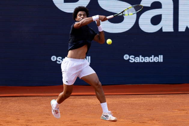 April 18, 2026, Barcelona, Barcelona, Spain: French professional ATP, Tennis Herren Tour tennis player ARTHUR FILS (FRA) in action during the semifinals match against RAFAEL JODAR (ESP) at the Barcelona Open Banc Sabadell ATP 500 tennis tournament at the Real Club de Tenis Barcelona on April 18, 2026 in Barcelona, Spain. Barcelona Spain - ZUMAs316 20260418_znp_s316_131 Copyright: xMartixSeguraxRamonedax