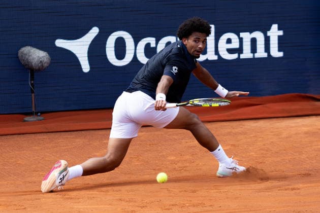 April 18, 2026, Barcelona, Barcelona, Spain: French professional ATP, Tennis Herren Tour tennis player ARTHUR FILS (FRA) in action during the semifinals match against RAFAEL JODAR (ESP) at the Barcelona Open Banc Sabadell ATP 500 tennis tournament at the Real Club de Tenis Barcelona on April 18, 2026 in Barcelona, Spain. Barcelona Spain - ZUMAs316 20260418_znp_s316_128 Copyright: xMartixSeguraxRamonedax