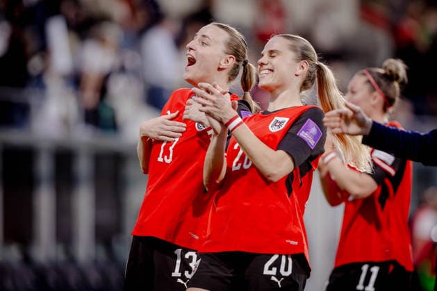 AUSTRIA - GERMANY WOMEN Louise Schoffel of Austria and Austria Wien, Virginia Kirchberger of Austria and Austria Wien celebrate after the league phase of 2027 FIFA Women s World Cup European Qualifiers League A football match between Austria and Germany. Josko Arena, Ried im Innkreis, Austria, April 18, 2026. Photo by Branislav Racko Copyright: xx 080A4876