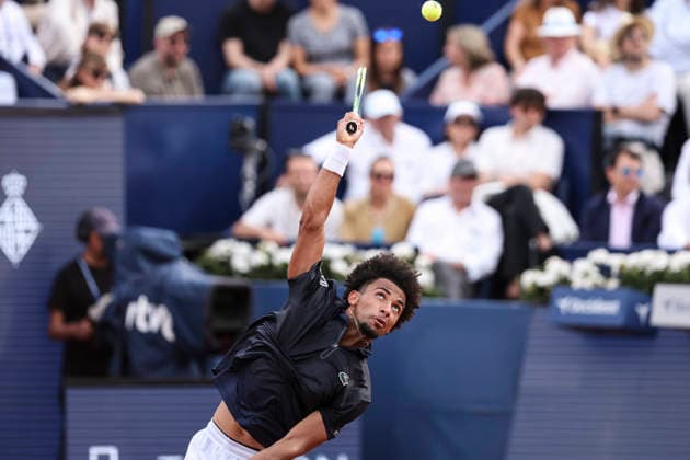 April 18, 2026, Barcelona, Barcelona, Spain: Arthur Fils of France in action against Rafael Jodar of Spain during the Semi Final tennis match of the Barcelona Open Banc Sabadell - Conde Godo 2026 Day 8 at Real Club de Tenis Barcelona on April 18, 2026 in Barcelona, Spain. Barcelona Open Banc Sabadell - Conde Godo 2026 Day 8  - ZUMAa181 20260418_zaa_a181_193 Copyright: xJavierxBorregox