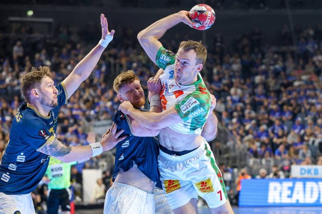 18 04 2026, xsscx, handball, DHB Pokal Lidl Final4, semi-final, Bergischer HC SC Magdeburg, season 2025 2026 men, Lanxess Arena, Cologne Felix Claar SC Magdeburg 07 throwing Photo xSandraxScherningxPressefotoKochx North Rhine-Westphalia Germany