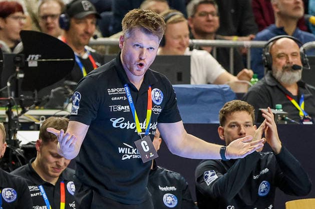18 04 2026, xsscx, handball, DHB Pokal Lidl Final4, semi-final, Bergischer HC SC Magdeburg, season 2025 2026 men, Lanxess Arena, Cologne The Bergischer HC team cheering after a goal Photo xSandraxScherningxPressefotoKochx North Rhine-Westphalia Germany