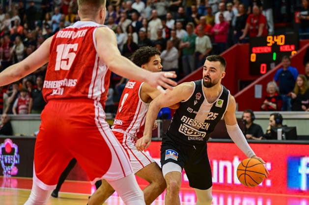 Viktor Kovacevic 2 Bundesliga Pro A, 32 Matchday, 46ers, Basketball, Basketball season 2025 2026, BBL, Cologne in red, Germany, Giessen 46ers RheinStars Cologne, Giessen in black, Men, Men
