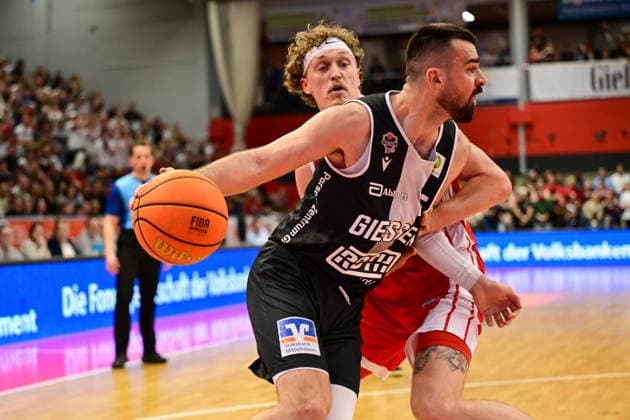 Viktor Kovacevic 2 Bundesliga Pro A, 32 Matchday, 46ers, Basketball, Basketball season 2025 2026, BBL, Cologne in red, Germany, Giessen 46ers RheinStars Cologne, Giessen in black, Men, Men