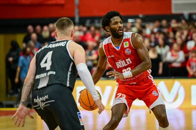 Adnan Arslanagic, Michael Miller 2 Bundesliga Pro A, 32 Matchday, 46ers, Basketball, Basketball season 2025 2026, BBL, Cologne in red, Germany, Giessen 46ers RheinStars Cologne, Giessen in black, Men, Men