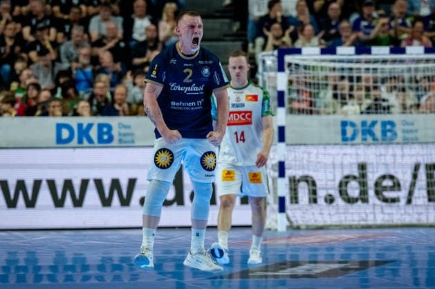 Cologne, 18 04 2026, Handball, Men, Lidl Final4, DHB Cup, Semi-final, Bergischer HC SC Magdeburg Noah Beyer Bergischer HC, 2 cheers after a goal Cologne Lanxess Arena NRW Germany