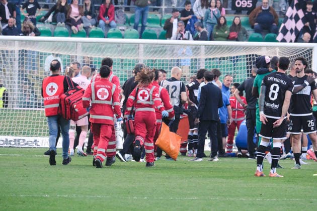 Palermo, Italy, 18 April 2026. Renzo Barbera Stadium, Palermo vs Cesena, match valid for the 2025 2026 Serie B championship. In the photo: doctors entering for Jonathan Klinsmann s serious injury (Cesena FC)  Copyright: xFedericoxSerra IPAxSportx xipa-agency.netx xx IPA_74051707 IPA_Agency_IPA74051707