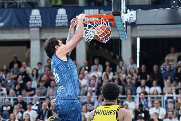 Marcel Keßen MLP Academics Heidelberg, 15 at the Dunk GER, MLP Academics Heidelberg vs MHP Riesen Ludwigsburg, Basketball, easycredit Basketball Bundesliga, Matchday 30, Season, 2025 2026, 18 04 2026 GER, MLP Academics Heidelberg vs MHP Riesen Ludwigsburg, Basketball, easycredit Basketball Bundesliga, Matchday 30, Season, 2025 2026, 18 04 2026 Heidelberg Copyright: xEibner-Pressefoto JoergxHirschx EP_JHH