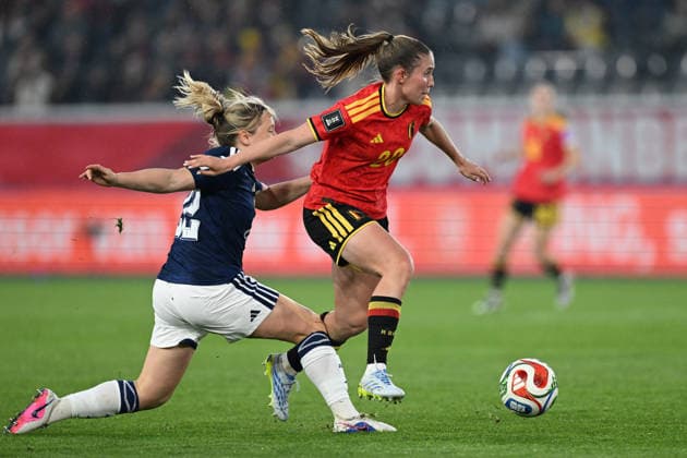20260418 BELGIUM VS SCOTLAND Erin Cuthbert (22) of Scotland defending on Marie Detruyer (20) of Belgium during a women football game between the national teams of Belgium, called the Red Flames and Scotland on the 4th matchday in the league phase of the Uefa Womens Qualifiers, on Saturday 18 April 2026 in Leuven , BELGIUM . Photo Sportpix David Catry Leuven BELGIUM  Copyright: xDavidxCatryx 20260418DC2_3068