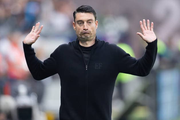 Sport Bilder des Tages Eintracht Frankfurt - RB Leipzig, 1. FBL Trainer Albert Riera (Eintracht Frankfurt). Bundesligaspiel zwischen Eintracht Frankfurt und dem RB Leipzig am 18. April 2026 im Deutsche Bank Park in Frankfurt am Main., Frankfurt am Main Hessen Deutschland Deutsche Bank Park *** Eintracht Frankfurt RB Leipzig, 1 FBL Coach Albert Riera Eintracht Frankfurt Bundesliga match between Eintracht Frankfurt and RB Leipzig on April 18, 2026 at Deutsche Bank Park in Frankfurt am Main , Frankfurt am Main Hessen Germany Deutsche Bank Park