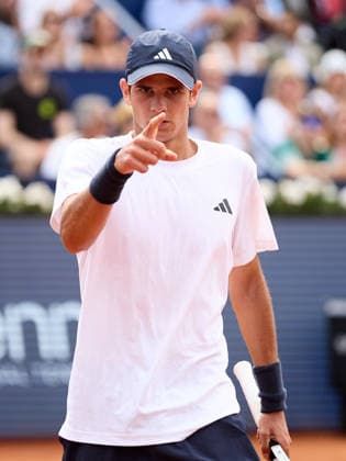 April 18, 2026, Barcelona, Barcelona, Spain: Rafael Jodar of Spain in action against Arthur Fils of France during the Semi Final tennis match of the Barcelona Open Banc Sabadell - Conde Godo 2026 at Real Club de Tenis Barcelona on April 18, 2026 in Barcelona, Spain. Barcelona Open Banc Sabadell 2026 - Day Six  - ZUMAr232 20260418_zsp_r232_112 Copyright: xDavidxRamirezx