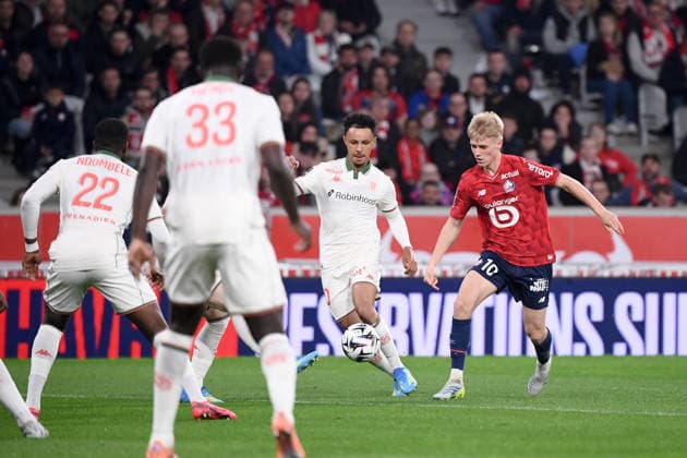 Lille OSC v OGC Nice - Ligue 1 McDonald s 2025 2026 10 Sofiane DIOP (ogcn) - 10 Hakon Arnar HARALDSSON (losc) during the Ligue 1 McDonald s match between Lille OSC and OGC Nice at Stade Pierre Mauroy on April 18, 2026 in Lille, France. Lille France  Copyright: xFEPx 776348359