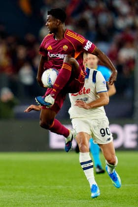 AS Roma v Atalanta BC - Serie A Enilive Evan Ndicka of AS Roma controls the ball during the serie Serie A Enilive match between AS Roma and Atalanta BC at Stadio Olimpico on April 18, 2026 in Rome, Italy Rome Stadio Olimpico Lazio Italy Copyright: xGiuseppexMaffiax 260418_SerieA_Roma-Atalanta_GM_05020