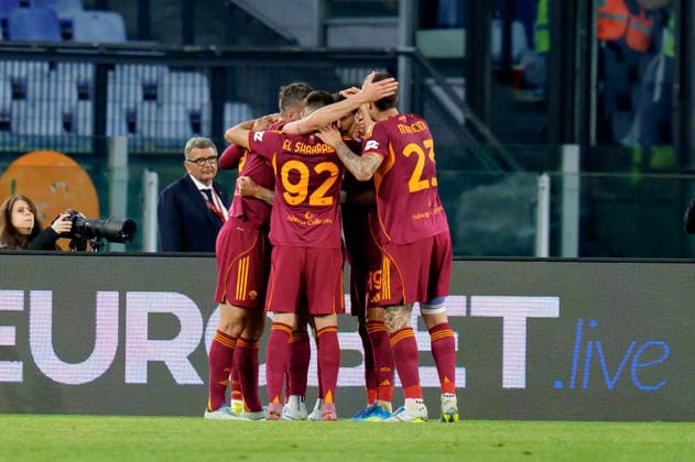 AS Roma v Atalanta BC - Serie A Enilive Mario Hermoso of AS Roma celebrates after scoring first goal during the serie Serie A Enilive match between AS Roma and Atalanta BC at Stadio Olimpico on April 18, 2026 in Rome, Italy Rome Stadio Olimpico Lazio Italy Copyright: xGiuseppexMaffiax 260418_SerieA_Roma-Atalanta_GM_08269