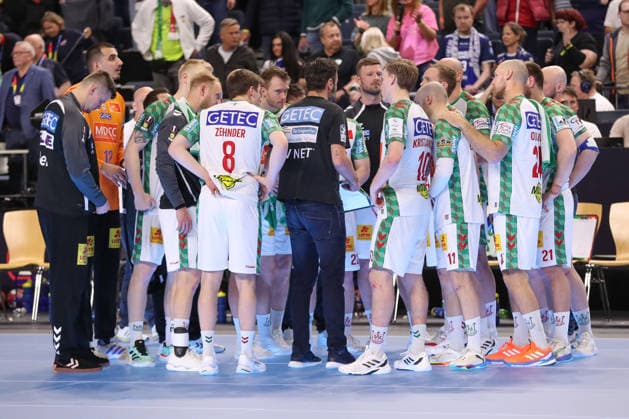 18 04 2026, xgox, Handball DHB Pokal 1 2 Final Bergischer HC SC Magdeburg emspor, v l Magdeburg disappointed, looks disappointed, disappointed Koeln