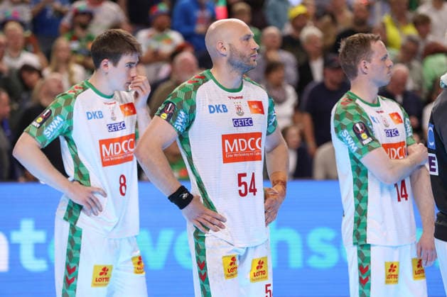 18 04 2026, xgox, Handball DHB Pokal 1 2 Final Bergischer HC SC Magdeburg emspor, v l Manuel Zehnder Magdeburg, 8 , Oscar Bergendahl Magdeburg, 54 disappointed, looks disappointed, disappointed Koeln