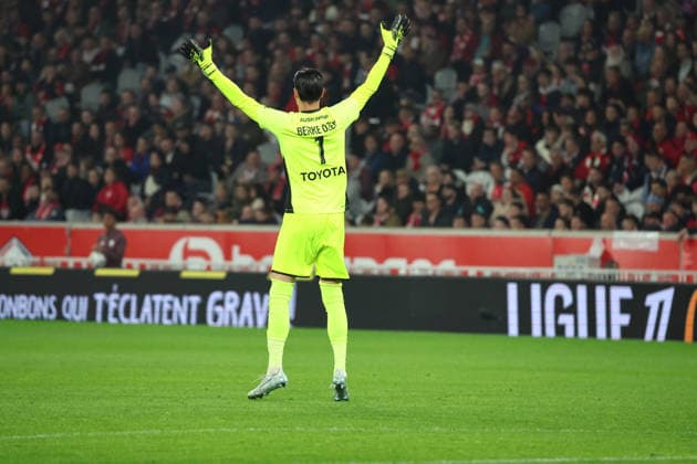 FOOTBALL : LOSC Lille vs OGC Nice- Ligue 1 J30 - 18 04 2026 Berke ÖZER (LOSC Lille) lors du match LOSC Lille vs OGC Nice, Ligue 1 J30, Decathlon Arena stade Pierre Mauroy, le 18 avril 2026 - photo Laurent Sanson PsnewZ  Copyright: xLaurentxSANSONx xPsnewZx