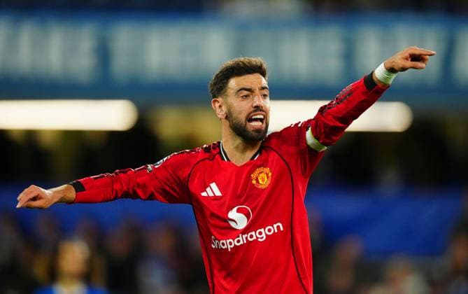 Bruno Fernandes of Manchester United, ManU Chelsea v Manchester United, Premier League, Football, Stamford Bridge, London, UK - 18 Apr 2026London Stamford Bridge United Kingdom EDITORIAL USE ONLY No use with unauthorised audio, video, data, fixture lists, club league logos or live services. Online in-match use limited to 120 images, no video emulation. No use in betting, games or single club league player publications. Copyright: xJavierxGarcia Shutterstockx 16832178ak