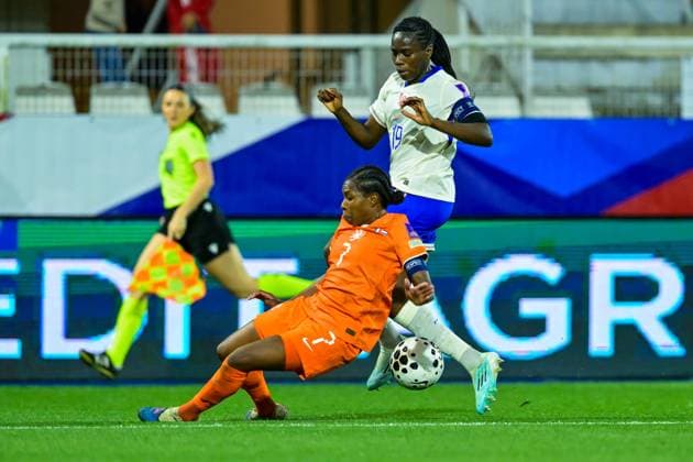 AUXERRE , 18-04-2026 , Stade de l Abbe-Deschamps , Season 2025 2026 , UEFA worldcup qualification football , match between France and The Netherlands (women) , picture shows Netherlands player Lineth Beerensteyn and France player Mbock Bathy France - Netherlands (women)  x203134943x Copyright: