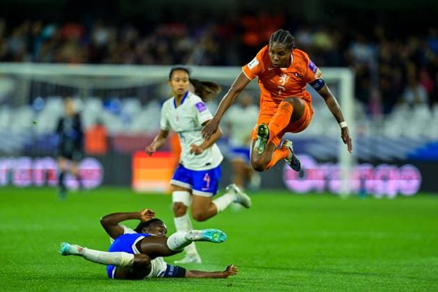 AUXERRE , 18-04-2026 , Stade de l Abbe-Deschamps , Season 2025 2026 , UEFA worldcup qualification football , match between France and The Netherlands (women) , picture shows Netherlands player Lineth Beerensteyn France - Netherlands (women)  x203135018x Copyright: