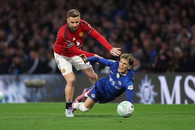 Chelsea gegen Man Utd 18 April 2026, London Premier League Fußball Chelsea gegen Manchester United Luke Shaw von Manchester United schubst Alejandro Garnacho von Chelsea Foto Charlotte Wilson Abseits London UK  Copyright: xCharlottexWilsonx xOffsidexOffside
