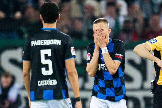 18 04 2026 Soccer, 2025 2026, 2 Bundesliga, Matchday 30, Hannover 96 SC Paderborn 07 L R Santiago Castaneda Paderborn , Filip Bilbija Paderborn DFL REGULATIONS PROHIBIT ANY USE OF PHOTOGRAPHS AS IMAGE SEQUENCES AND OR QUASI VIDEO