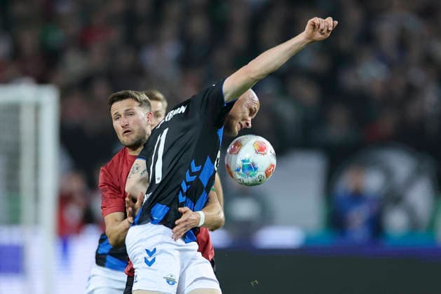 Enzo Leopold Hannover 96 and Sven Michel SC Paderborn 07 battle for the ball, 2 Bundesliga, Hannover 96 v SC Paderborn 07, Heinz von Heiden Arena on April 18, 2026 in Hanover, Germany Photo by Marco Steinbrenner DeFodi Images Enzo Leopold Hannover 96 and Sven Michel SC Paderborn 07 battle for the ball, 2 Bundesliga, Hannover 96 v SC Paderborn 07, Heinz von Heiden Arena, April 18, 2026 in Hanover, Germany Photo by Marco Steinbrenner DeFodi Images