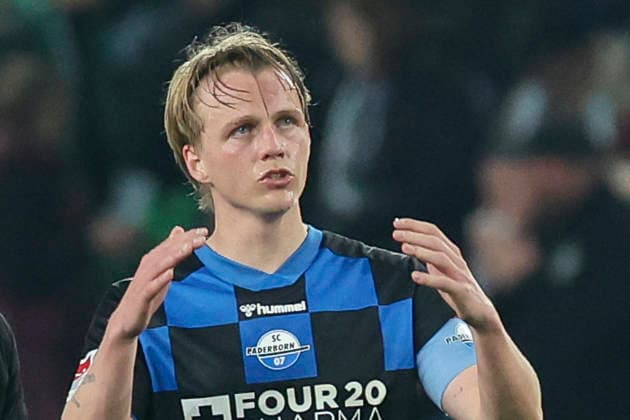 Felix Goetze SC Paderborn 07 looks disappointed, 2 Bundesliga, Hannover 96 v SC Paderborn 07, Heinz von Heiden Arena on April 18, 2026 in Hanover, Germany Photo by Marco Steinbrenner DeFodi Images Felix Goetze SC Paderborn 07 looks disappointed, 2 Bundesliga, Hannover 96 v SC Paderborn 07, Heinz von Heiden Arena, April 18, 2026 in Hanover, Germany Photo by Marco Steinbrenner DeFodi Images