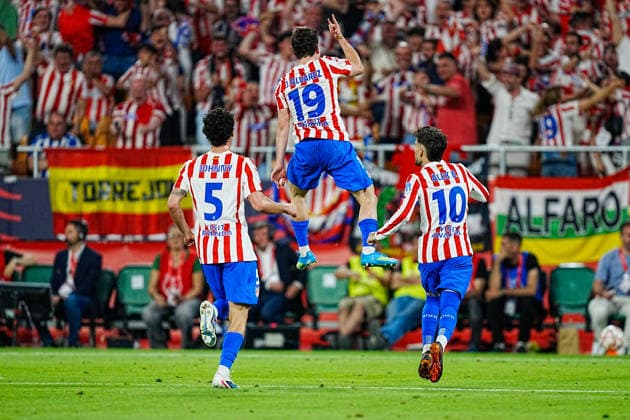 Julián Alvarez (N19) celebrates the finishing equializer during the Copa del Rey final between Atletico de Madrid and Real Sociedad at the Estadio La Cartuja in Seville, Spain  Copyright: xAndresxLopezxSheridanxx xSPPx Sportspressphoto_SPR132530