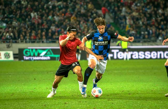 Germany Soccer 2 Bundesliga 2025 2026, Matchday 30 Hannover 96 vs SC Paderborn 07 Heinz von Heiden Arena Stadion Hannover Hayate Matsuda Hannover 96, 27 Jonah Sticker SC Paderborn 07, 3 Hannover Copyright: xAymanxAlahmedx