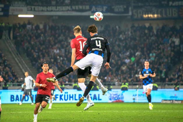 Germany Soccer 2 Bundesliga 2025 2026, Matchday 30 Hannover 96 vs SC Paderborn 07 Heinz von Heiden Arena Stadion Hannover Calvin Brackelmann SC Paderborn 07, 4 Havard Nielsen Havard Nielsen Hannover 96, 16 Hannover Copyright: xAymanxAlahmedx
