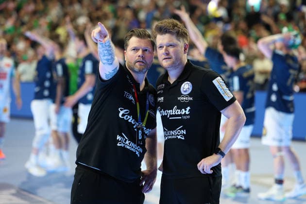 GER, Lanxess Arena Koeln, HBL, LIDL FINAL4, Men, 2 Semifinal bergischer HC vs SC Magdeburg 18 04 2026, Lanxess Arena , Koeln , GER, Lanxess Arena Koeln, HBL, LIDL FINAL4, Men, 2 Semifinal bergischer HC vs SC Magdeburg, in the picture Arnor Þor Gunnarsson Head Coach BHC , Markus Pütz Puetz Co Coach BHC , nordphotoxGmbHx xMeuter nph00351